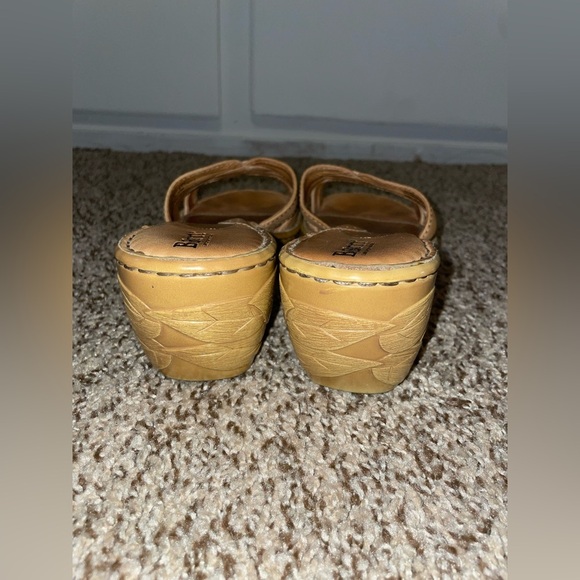 BORN Womens Beige Slip On Wedge Heel Sandals - Picture 8 of 11